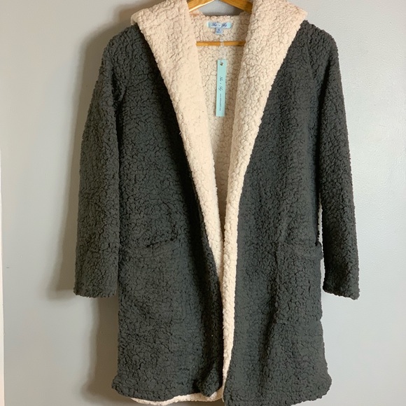 Sold - Picture 3 of 4